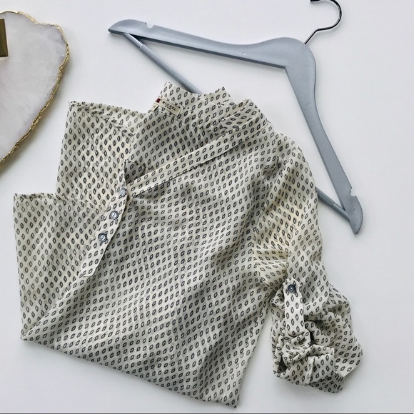 Michel USA Women’s M Sheer Henley Top - Picture 2 of 7